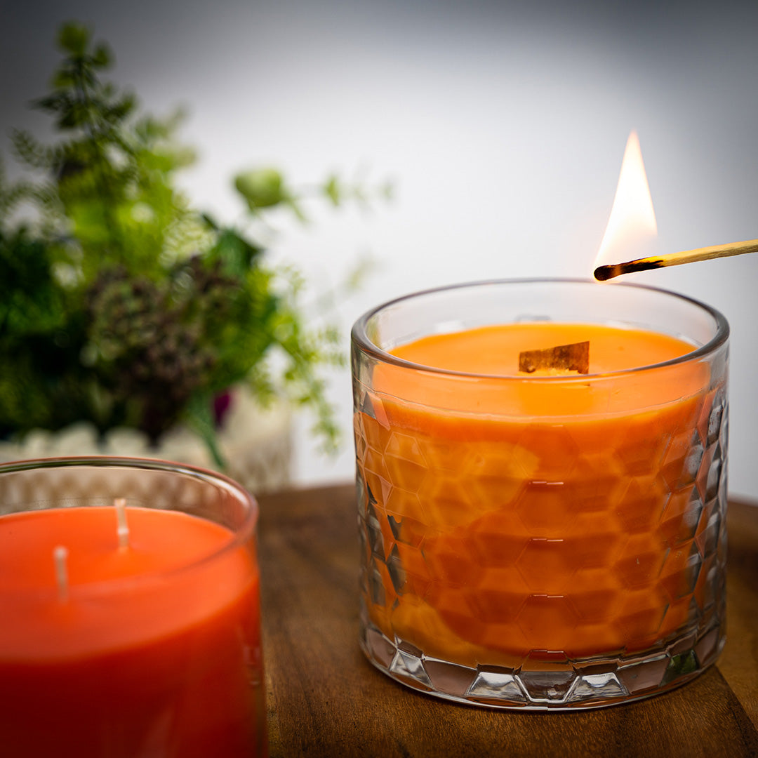 Match lighting Bowes Signature with wooden wick Candle